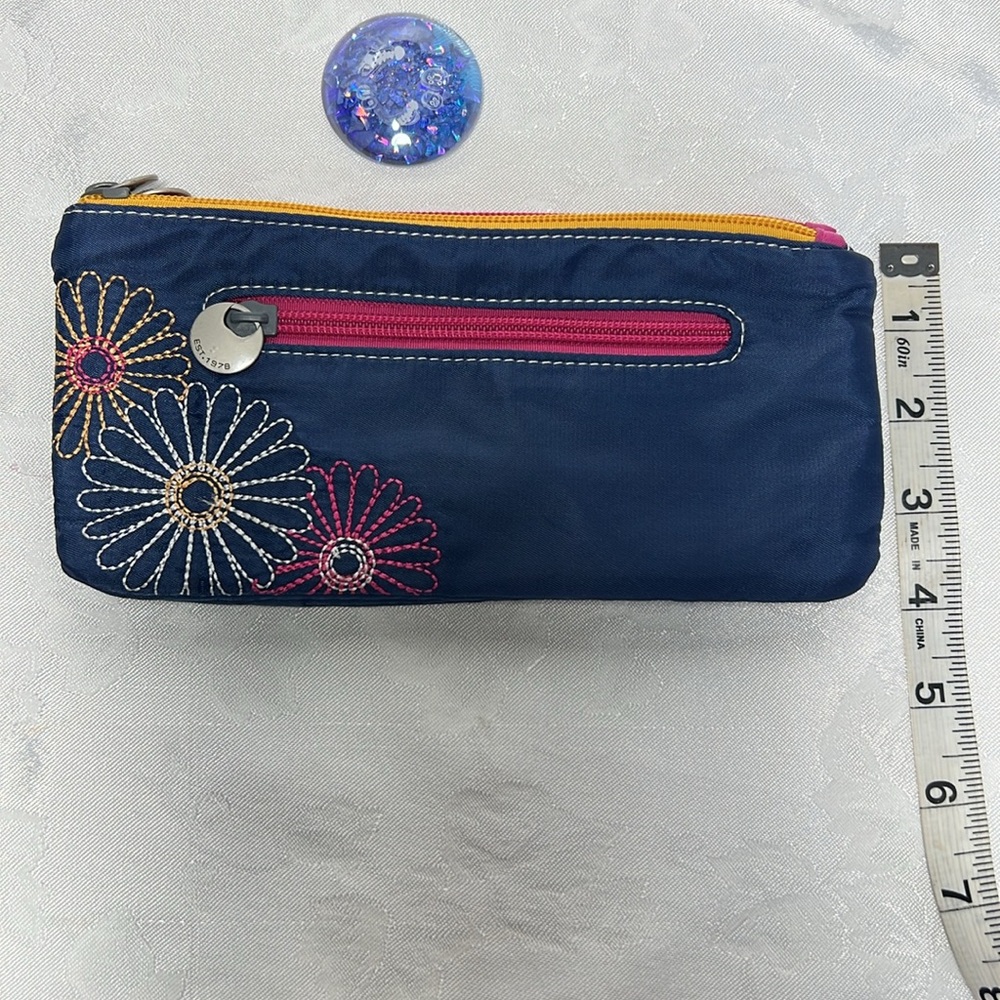 Travelon Safe ID Daisy Double Zip Clutch Wallet - Picture 10 of 10